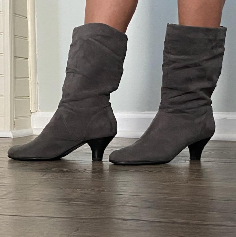 Mid calf Grey boots